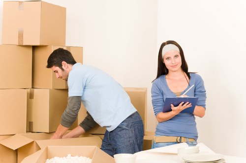 Risk assessment and careful lifting during a moving service