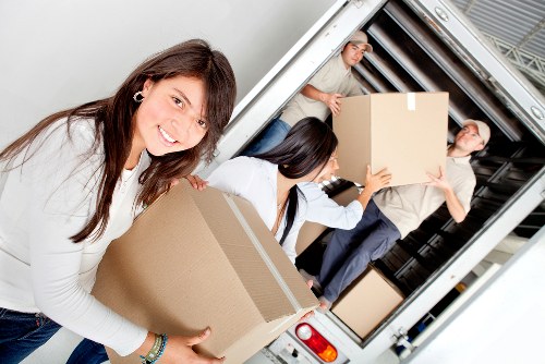 Professional moving support for flats in Westbrompton